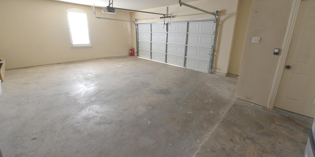 Oversized 2 Car Garage